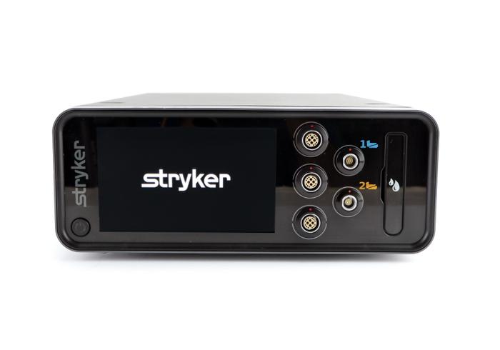 Настроить страйкер. Краниотом Stryker. Электротрепан Stryker. Stryker Core 2 Console. Stryker 2 краниотом.